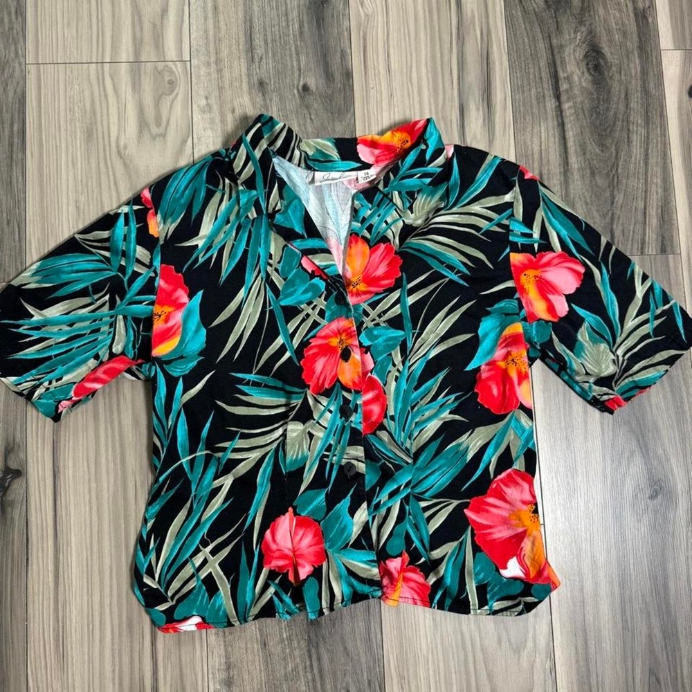 Judy Smith tropical floral button up shirt with red flowers and teal leaves